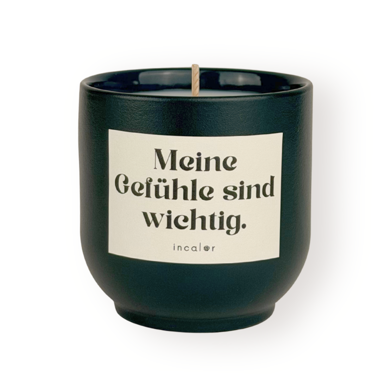 Dunkelgrüne Duftkerze (deep ivy) mit cremefarbenem Etikett vor weißem Hintergrund. Auf dem Etikett steht in schwarzer Schrift: "Meine Gefühle sind wichtig". Darunter befindet sich das Markenlogo "incalor". Die Kerze ist mittig platziert und gleichmäßig ausgeleuchtet.